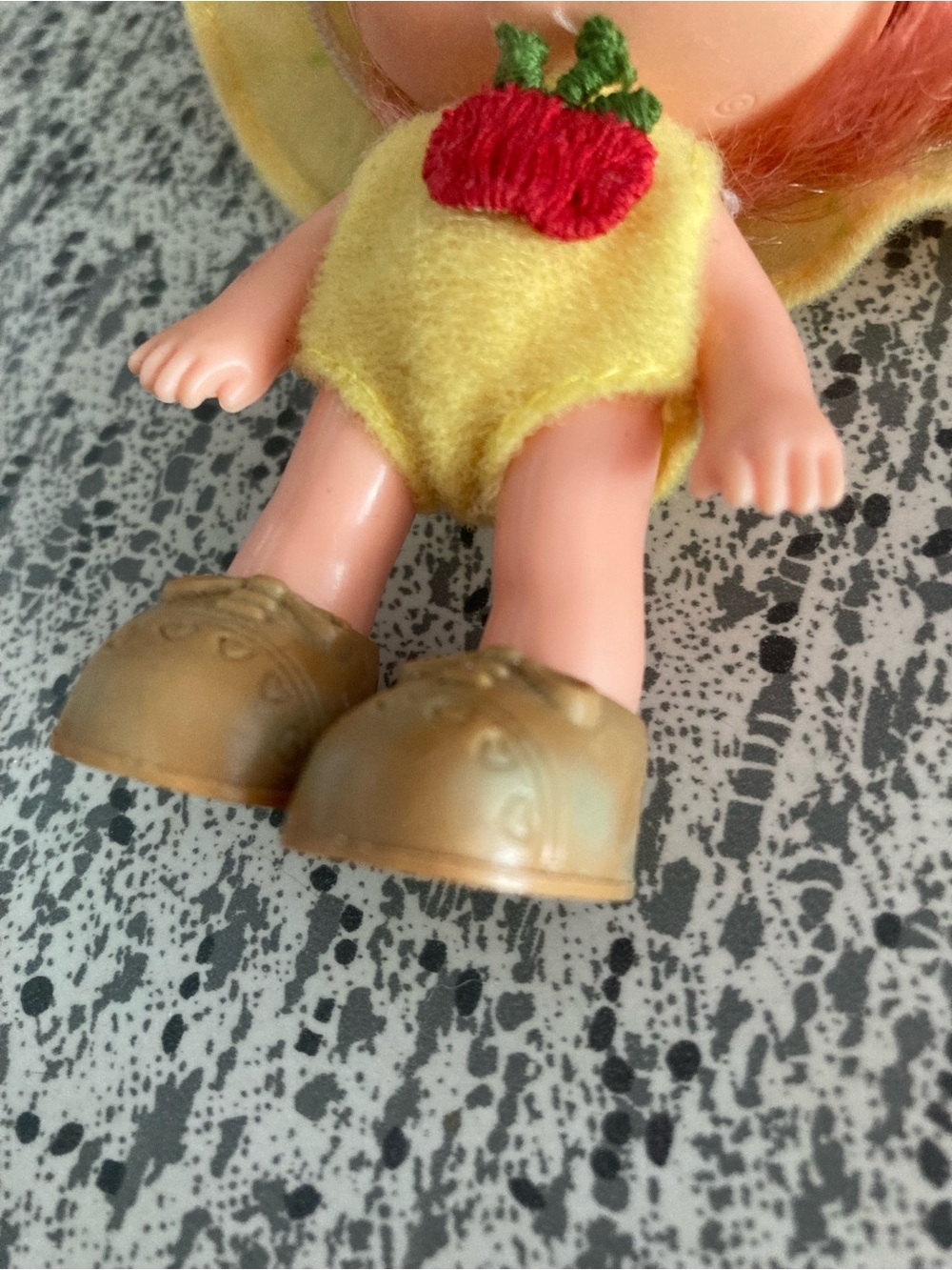 🍓 Vintage 1980 Strawberry Shortcake Lot Dolls Figurines Purse Display Case Pets - Picture 10 of 16